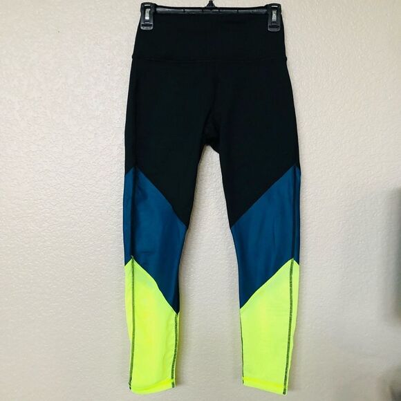 Fabletics Power Hold Color Block Cropped Active Leggings S - Picture 1 of 4